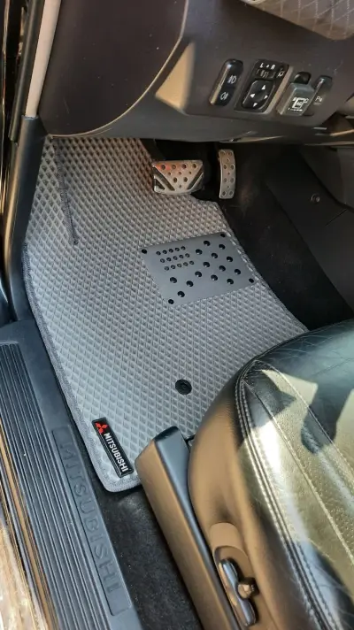 Килимки EVA (сірі) для Mitsubishi Pajero Wagon III