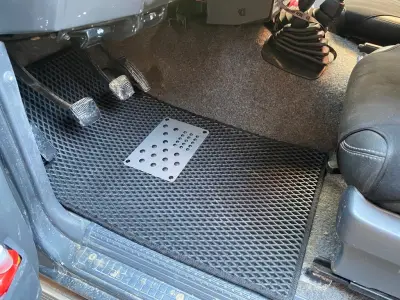 Килимки EVA (чорні) 2 штуки (передні) для Nissan Patrol Y60