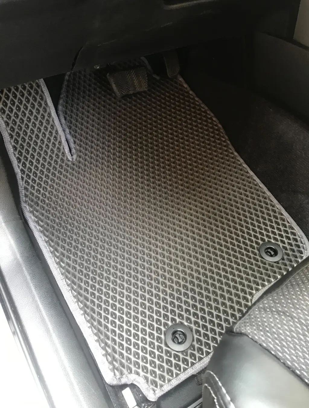 Килимки EVA (чорні) для Toyota RAV4