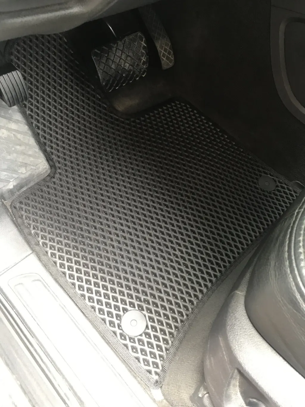 Килимки EVA (чорні) 2 ряди (5 килимків) для Audi Q7