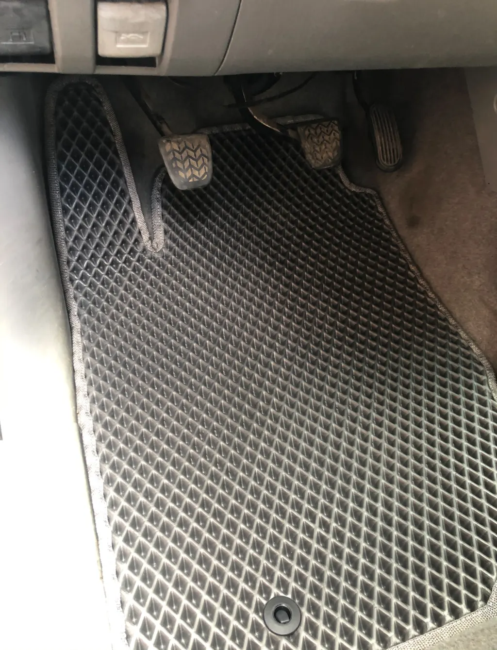 Килимки EVA V1 (чорні) для Toyota Hilux