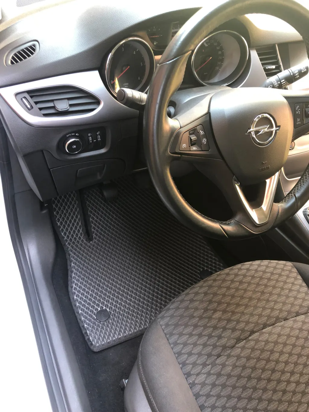 Килимки EVA (чорні) для Opel Astra K