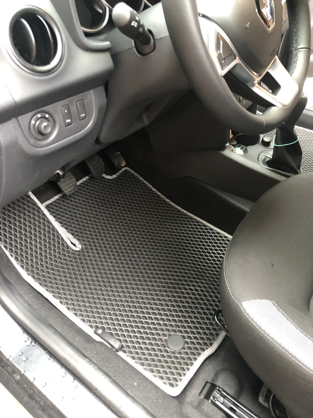 Килимки EVA (чорні) для Dacia Sandero
