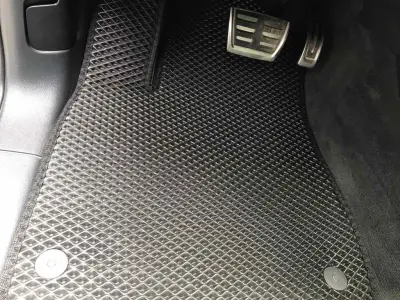 Килимки EVA (чорні) для Audi Q7