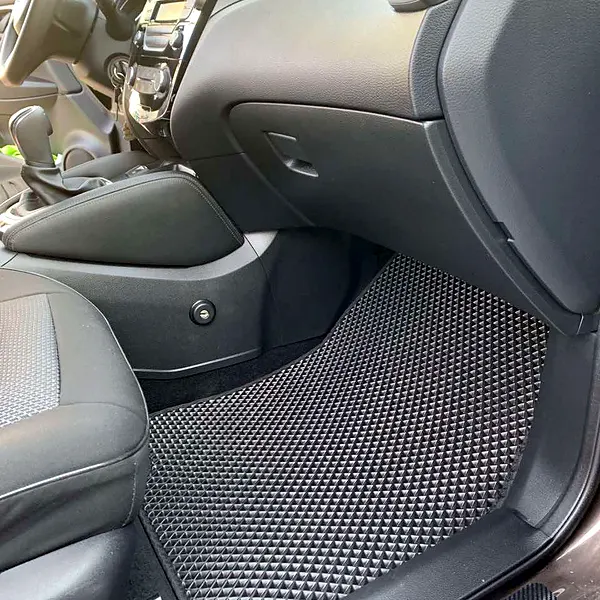Фото покупця: EVA-килимки у салоні Nissan Qashqai