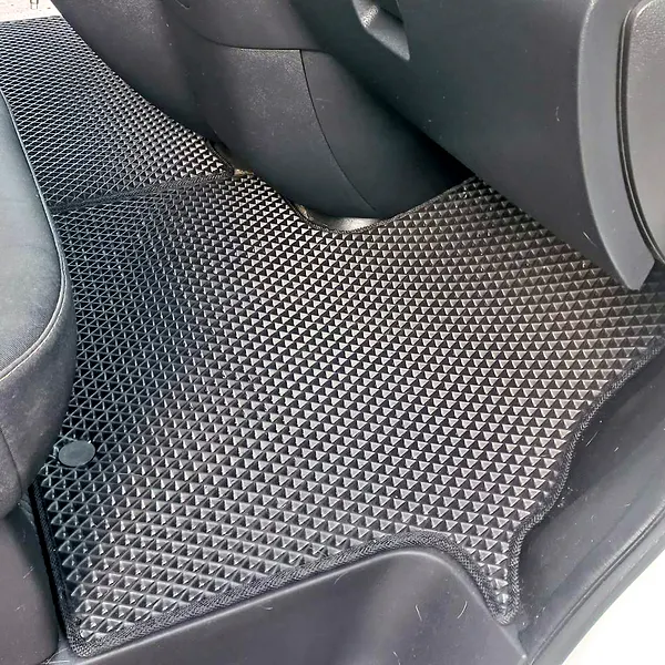 Фото покупця: EVA-килимки у салоні Renault Trafic