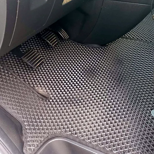 Фото покупця: EVA-килимки у салоні Renault Trafic