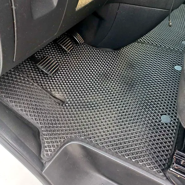 Фото покупця: EVA-килимки у салоні Renault Trafic