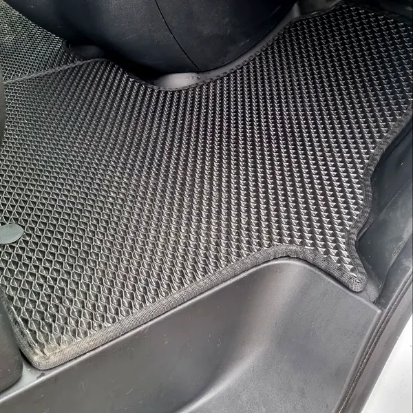 Фото покупця: EVA-килимки у салоні Renault Trafic