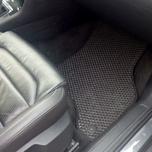 Фото покупця: EVA-килимки у салоні Volkswagen Golf 7/E–Golf