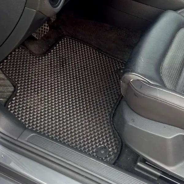Фото покупця: EVA-килимки у салоні Volkswagen Golf 7/E–Golf