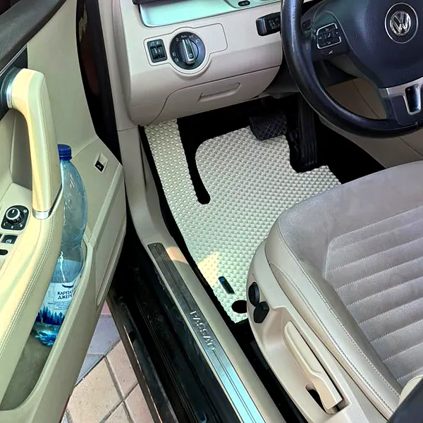 Фото покупця: EVA-килимки у салоні Volkswagen Passat B7