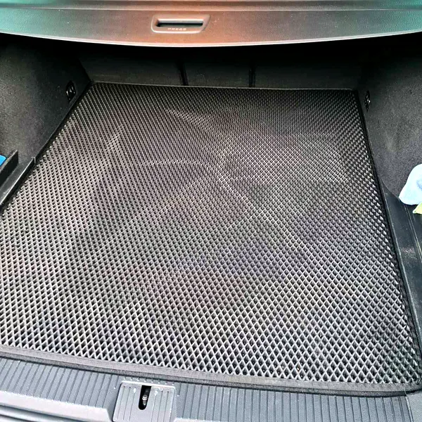 Фото покупця: килимок у багажнику Volkswagen Passat B8